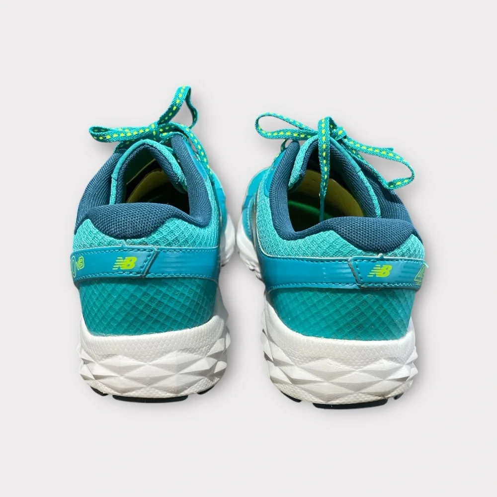 New Balance 490 v3 Speed Ride Teal Running Shoes. - Picture 3 of 5